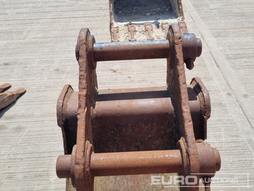 Kanál JCB 24" Digging Bucket 65mm Pin to suit 13 Ton Excavator: 12 kép.