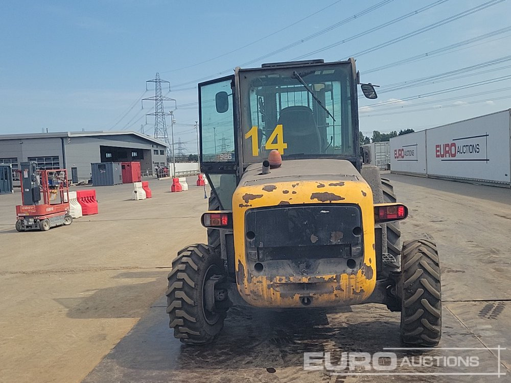 JCB 926 - Terepjáró képességű targoncá: 4 kép. JCB 926 - Terepjáró képességű targoncá: 4 kép.