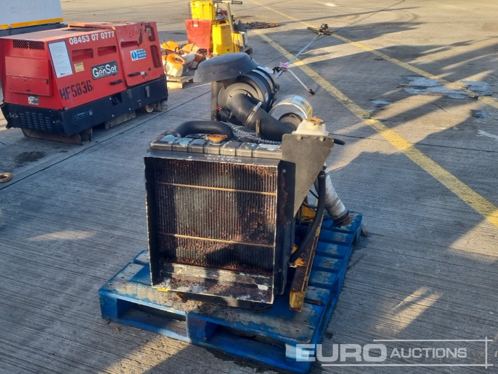 John Deere 4 Cylinder Engine, Pump - Motor: 4 kép. John Deere 4 Cylinder Engine, Pump - Motor: 4 kép.