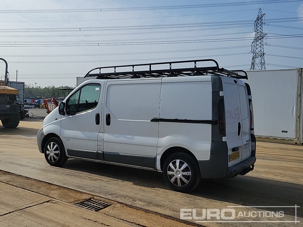 2004 Vauxhall Vivaro - Kisteherautó: 3 kép. 2004 Vauxhall Vivaro - Kisteherautó: 3 kép.