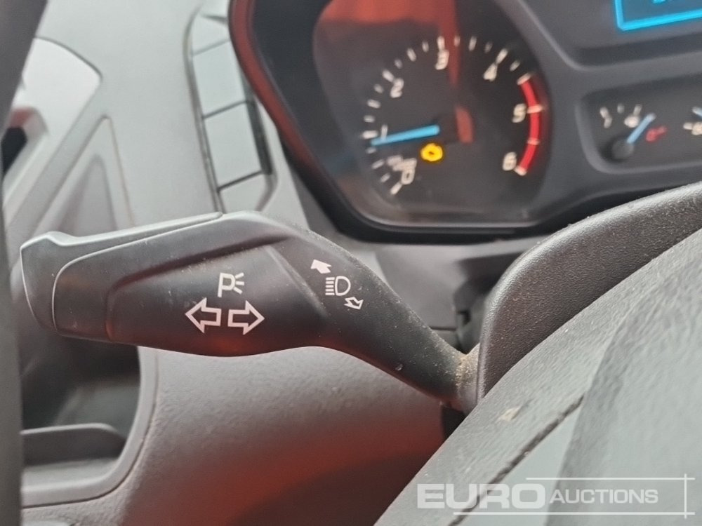 Kisteherautó 2017 Ford Transit Custom 290: 32 kép.