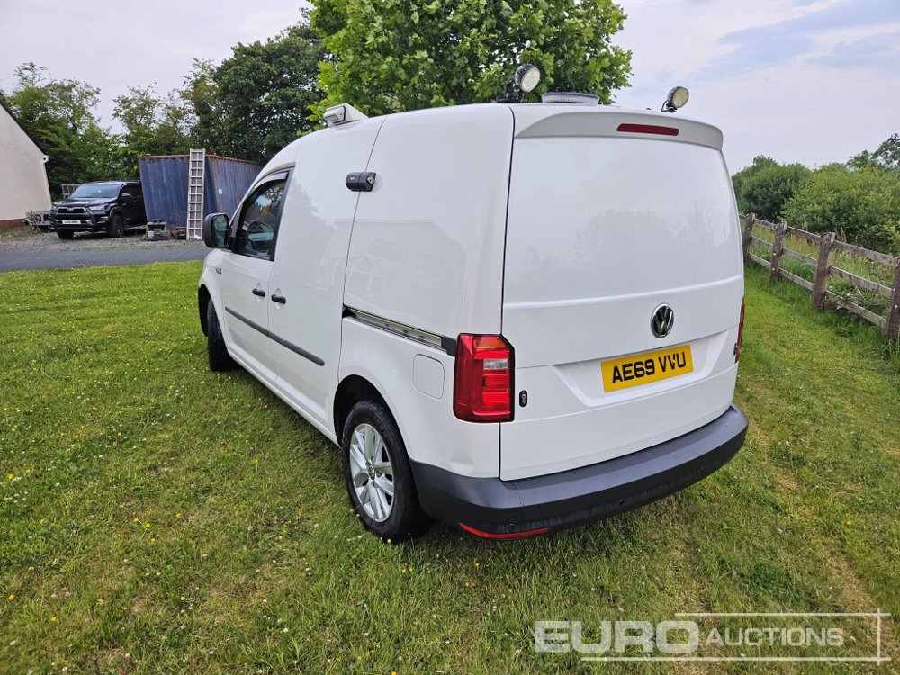 2019 Volkswagen CADDY 2.0TDI BLUEMOTION - Kisteherautó: 4 kép. 2019 Volkswagen CADDY 2.0TDI BLUEMOTION - Kisteherautó: 4 kép.