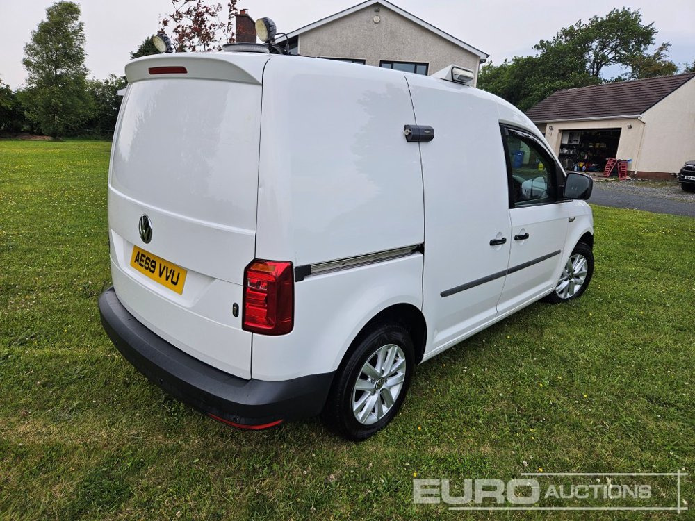2019 Volkswagen CADDY 2.0TDI BLUEMOTION - Kisteherautó: 5 kép. 2019 Volkswagen CADDY 2.0TDI BLUEMOTION - Kisteherautó: 5 kép.