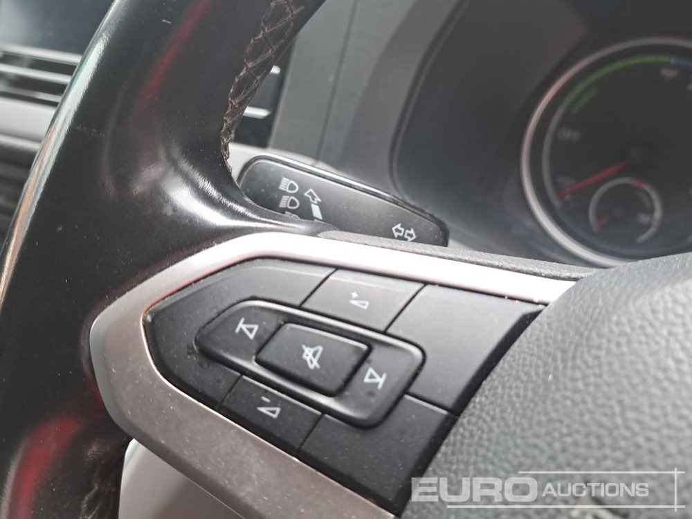 Kisteherautó 2021 Volkswagen ABT e-Transporter: 18 kép.
