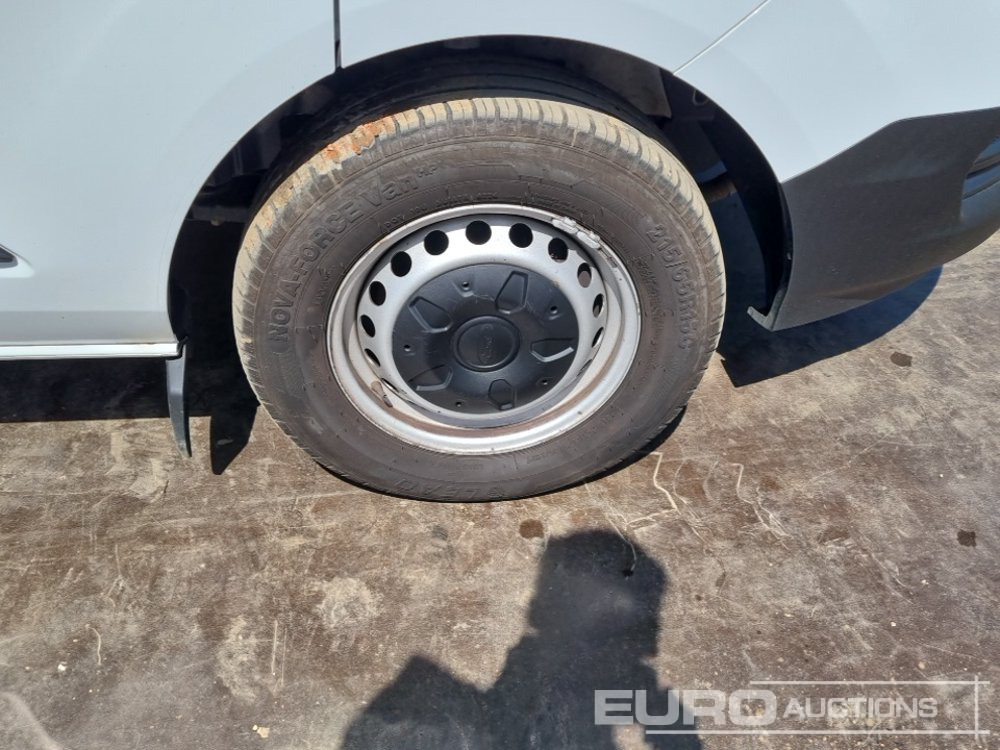 Kisteherautó 2022 Ford Transit Custom 300: 15 kép.