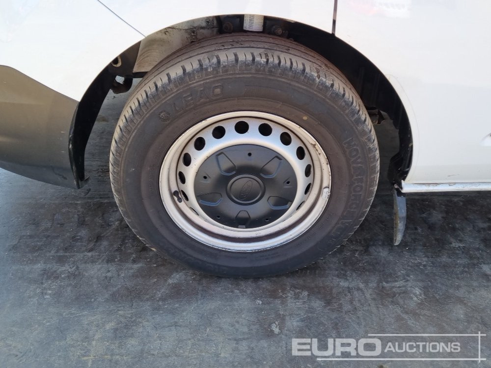 Kisteherautó 2022 Ford Transit Custom 300: 12 kép.
