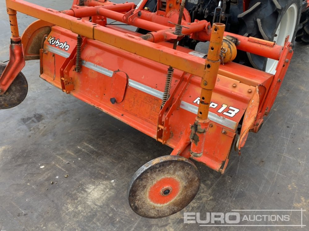 Kistraktor Kubota A17: 19 kép.