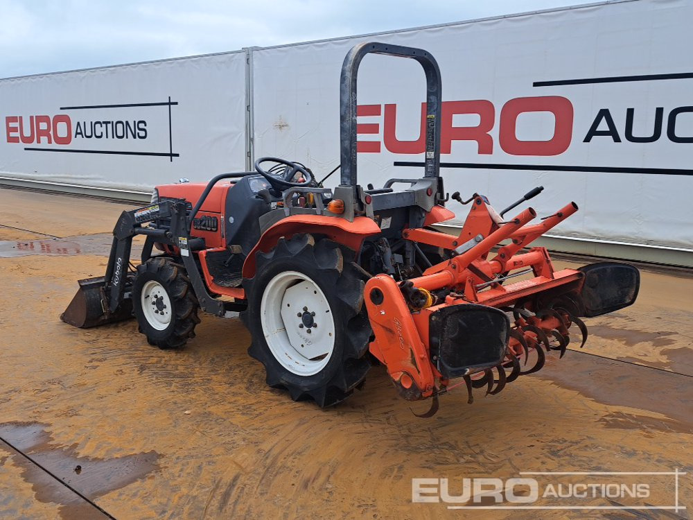 Kubota GB200 - Kistraktor: 3 kép. Kubota GB200 - Kistraktor: 3 kép.