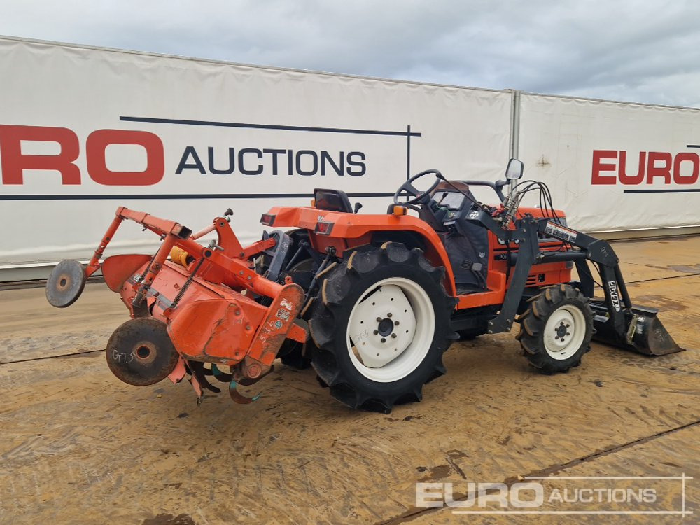Kubota GT5 - Kistraktor: 5 kép. Kubota GT5 - Kistraktor: 5 kép.