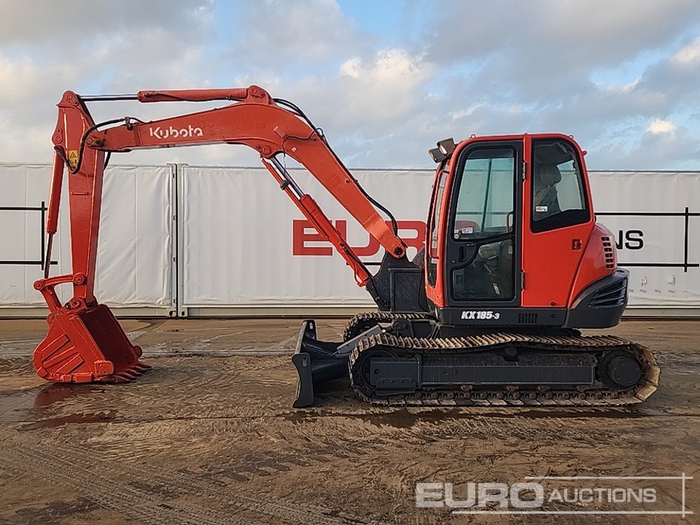 Kubota KX185-3 - Minikotró: 2 kép. Kubota KX185-3 - Minikotró: 2 kép.