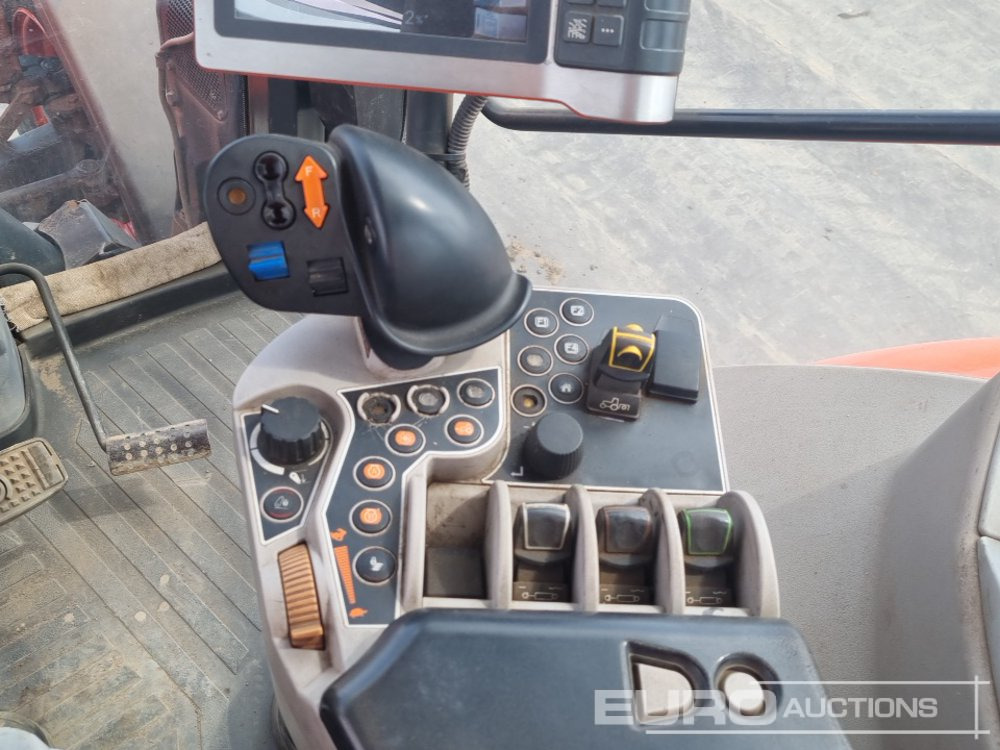 Traktor Kubota M7171: 31 kép.