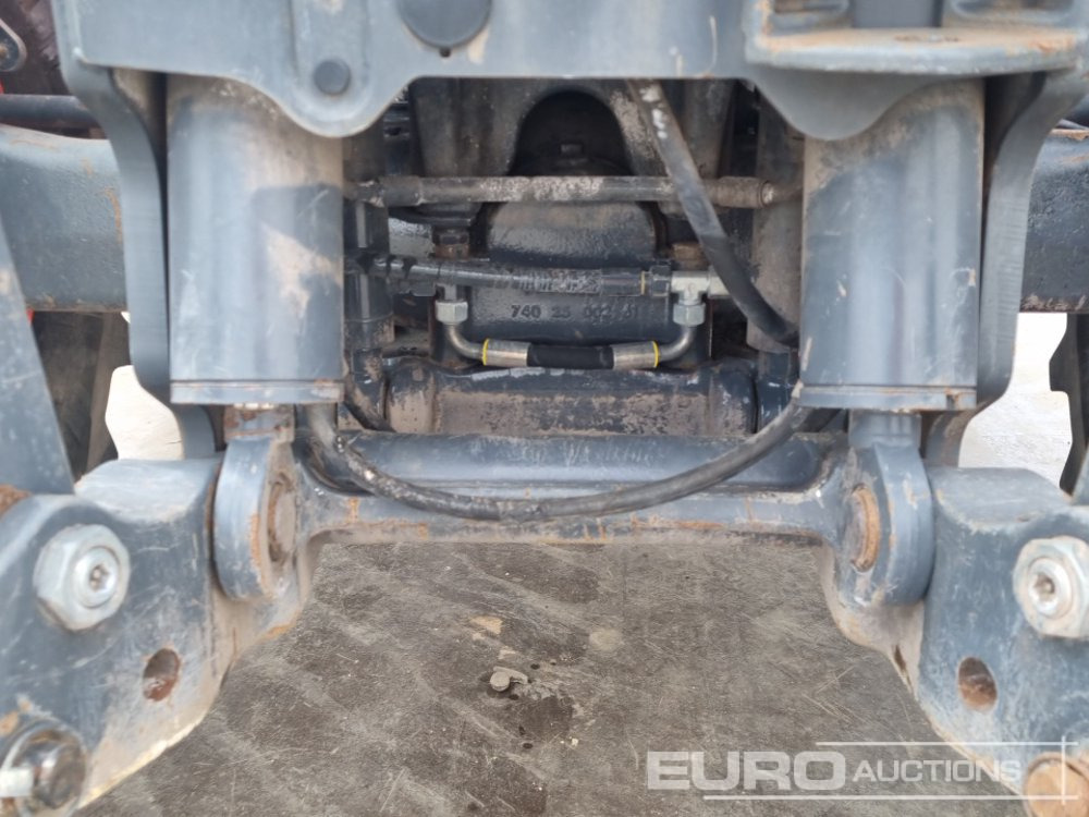 Traktor Kubota M7171: 14 kép.