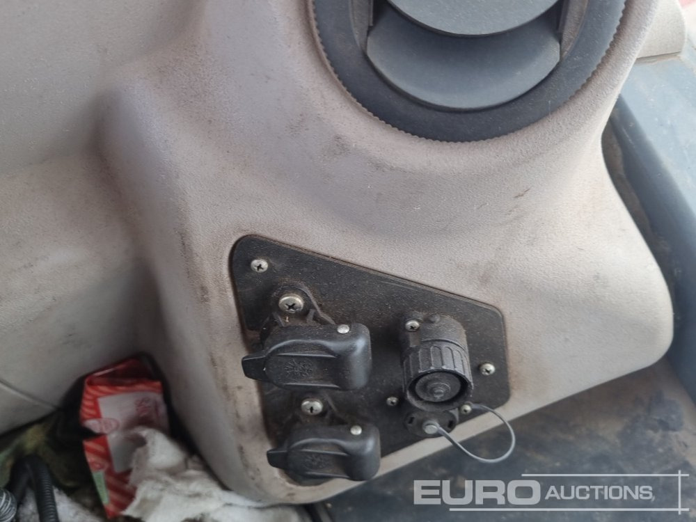 Traktor Kubota M7171: 34 kép.