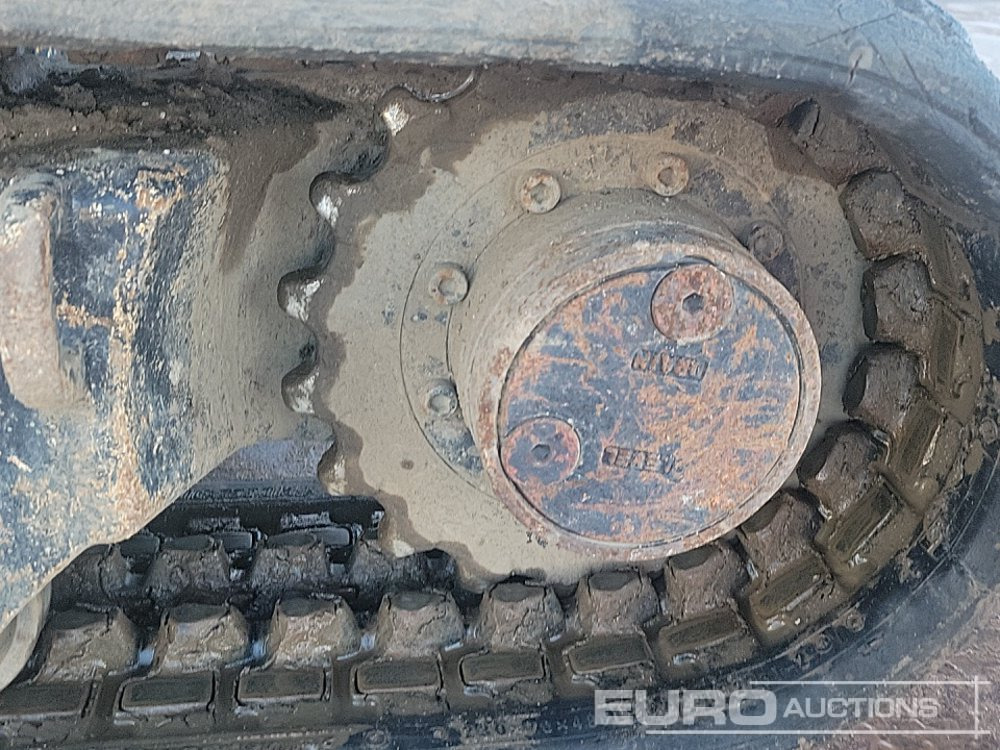 Minikotró Kubota U17-3: 11 kép.