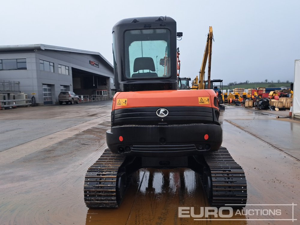 Kubota U55-4 - Minikotró: 4 kép. Kubota U55-4 - Minikotró: 4 kép.