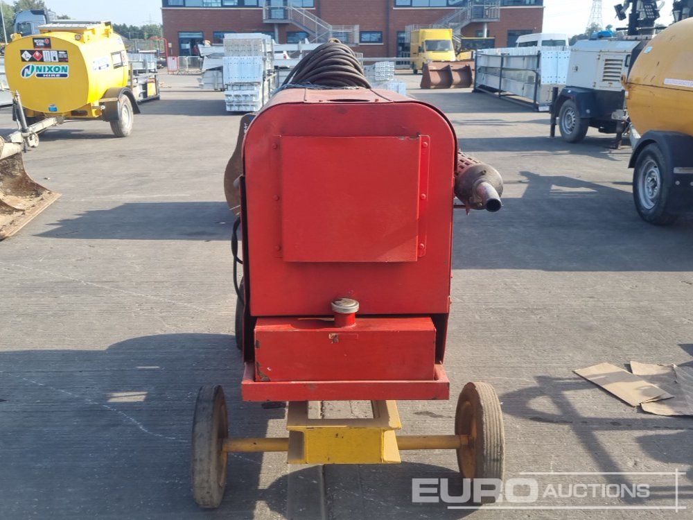 Kubota Wheeled Welder Genertor, 3 Cylinder Engine - Áramfejlesztő: 4 kép. Kubota Wheeled Welder Genertor, 3 Cylinder Engine - Áramfejlesztő: 4 kép.