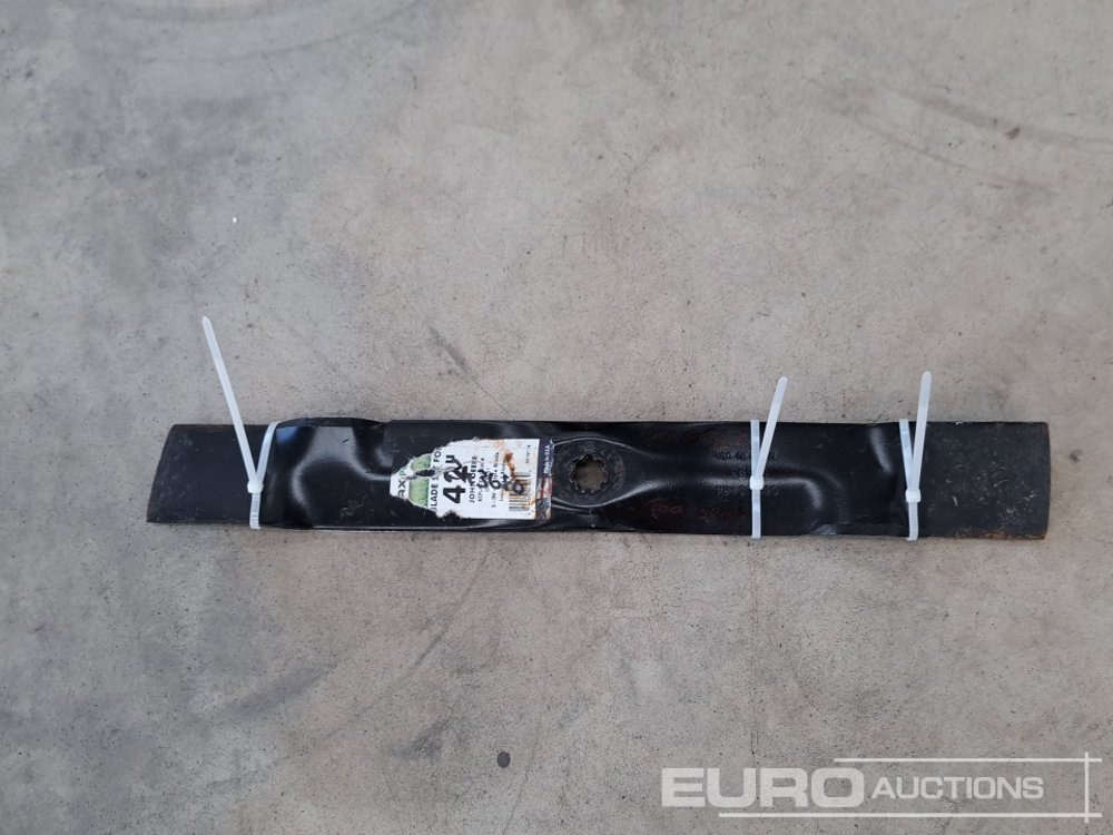 Lawnmower Blades to Suit 42" John Deere Mower (2 of) - Építőipari berendezések: 2 kép. Lawnmower Blades to Suit 42" John Deere Mower (2 of) - Építőipari berendezések: 2 kép.