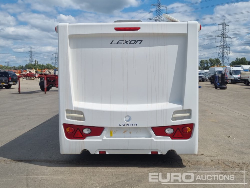 Lunar Twin Axle 4 Berth Caravan - Lakókocsi: 4 kép. Lunar Twin Axle 4 Berth Caravan - Lakókocsi: 4 kép.