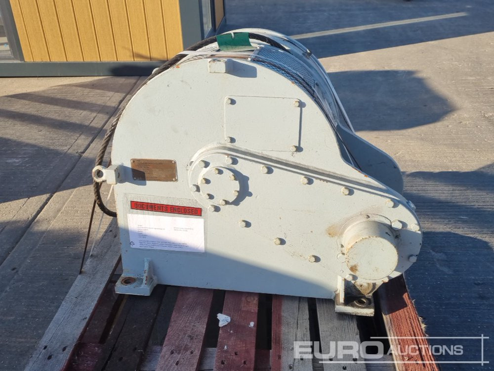 MacTaggart Hydraulic Winch - Csörlő: 2 kép. MacTaggart Hydraulic Winch - Csörlő: 2 kép.