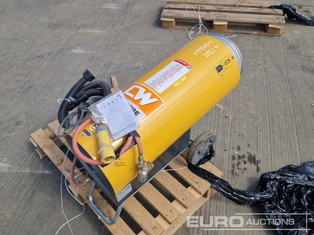 Masters 110 Volt Space Heater, Nuvac 250 Volt Vacuum - Építőipari berendezések: 5 kép. Masters 110 Volt Space Heater, Nuvac 250 Volt Vacuum - Építőipari berendezések: 5 kép.