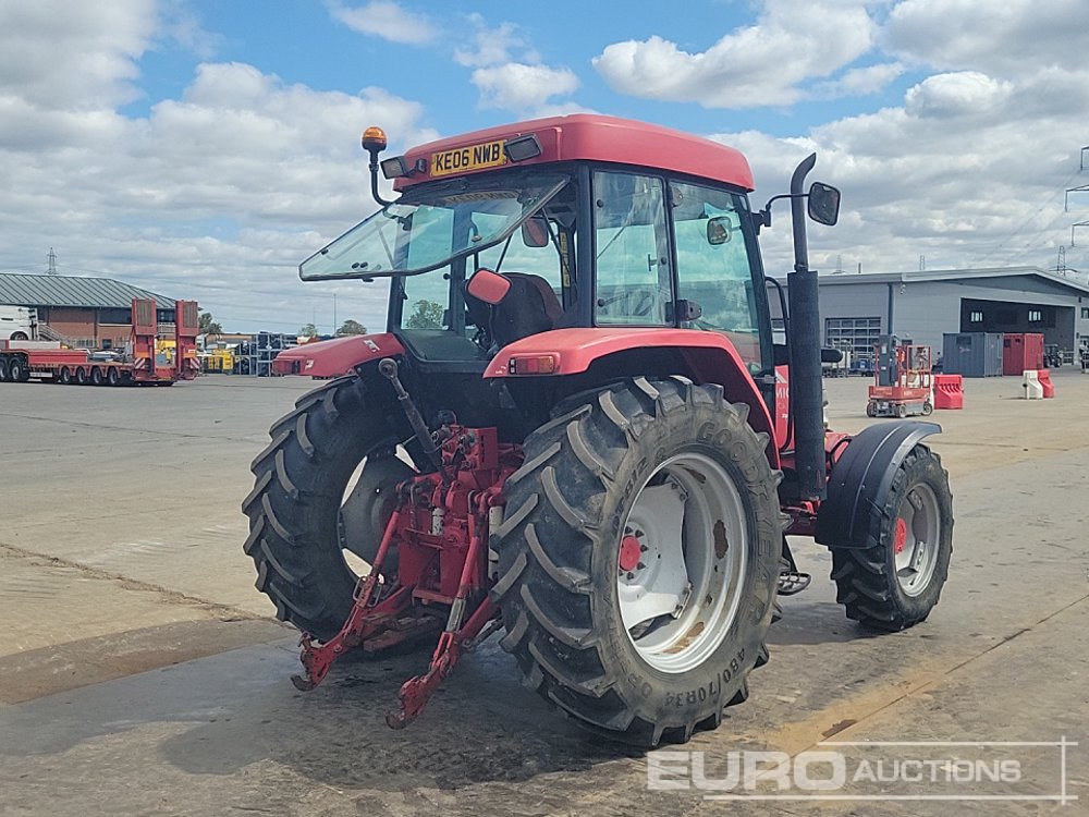 McCormick CX105 - Traktor: 5 kép. McCormick CX105 - Traktor: 5 kép.