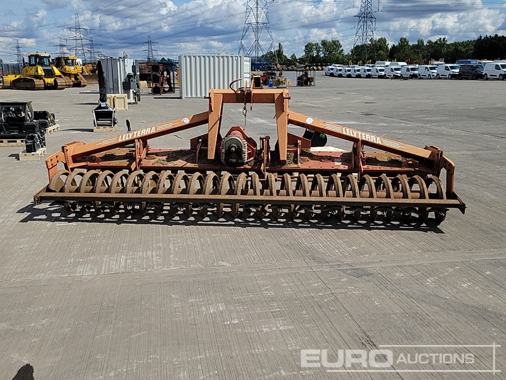 Lelyterra PTO Driven 4m Power Harrow to suit 3 Point Linkage - Mezőgazdasági gépek: 4 kép. Lelyterra PTO Driven 4m Power Harrow to suit 3 Point Linkage - Mezőgazdasági gépek: 4 kép.