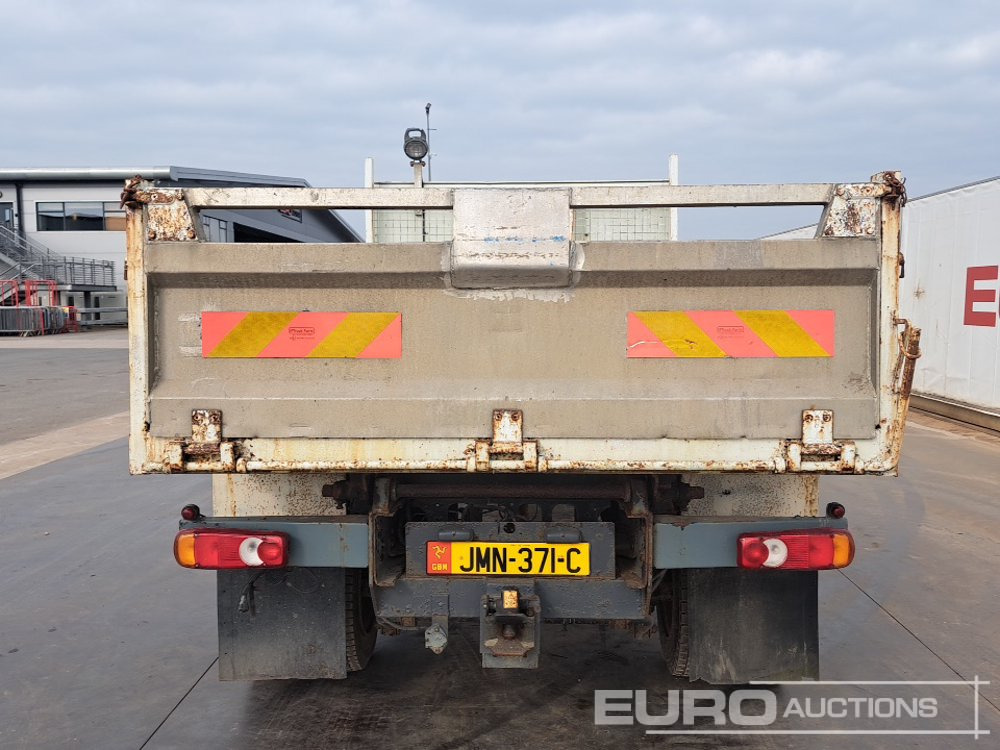 Mitsubishi Fuso CANTER 7C18 - Billenőplatós teherautó: 4 kép. Mitsubishi Fuso CANTER 7C18 - Billenőplatós teherautó: 4 kép.