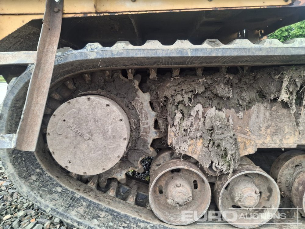 Mitsubishi LD700 - Lánctalpas dömper: 4 kép. Mitsubishi LD700 - Lánctalpas dömper: 4 kép.