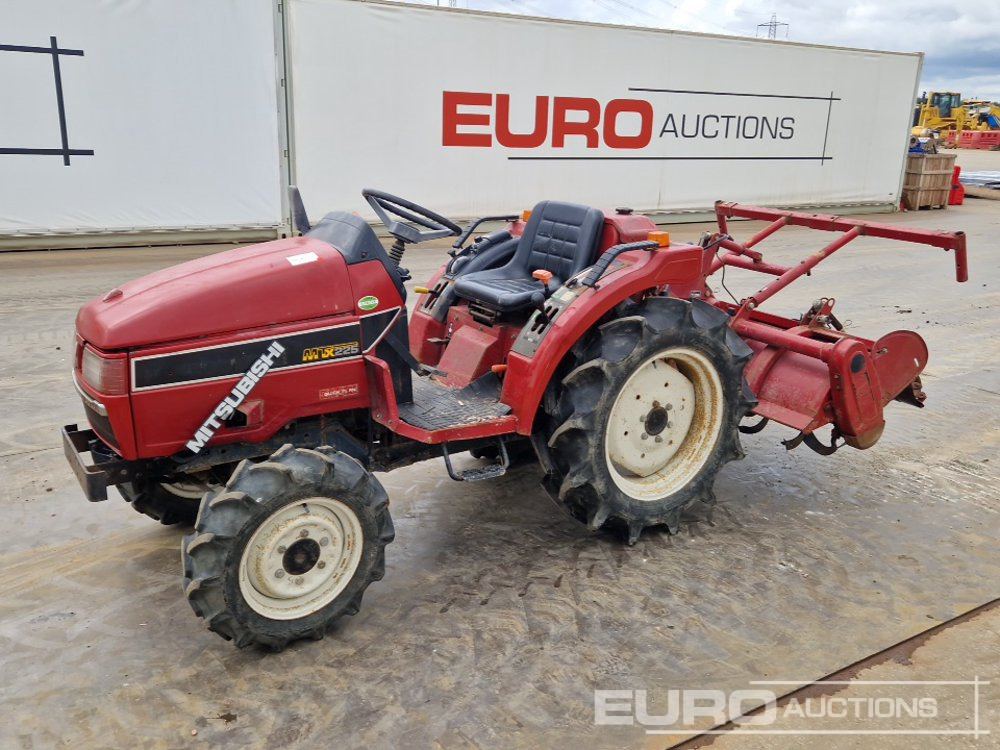Mitsubishi MTX225 - Kistraktor: 1 kép. Mitsubishi MTX225 - Kistraktor: 1 kép.