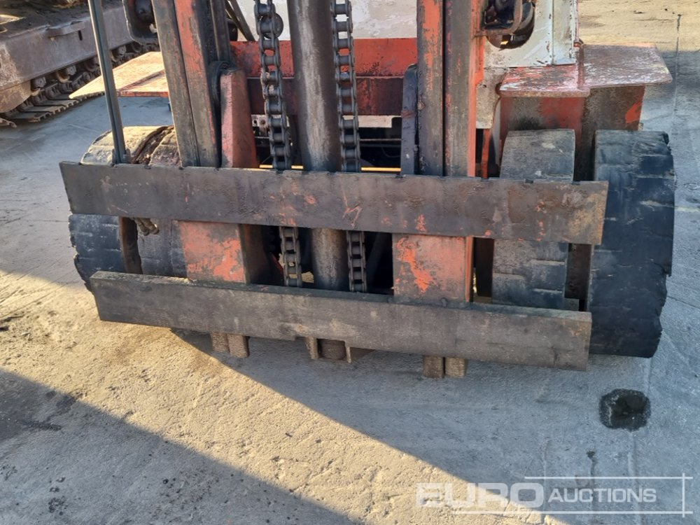 Dízel targonca Nissan YGF03A40TU: 13 kép.