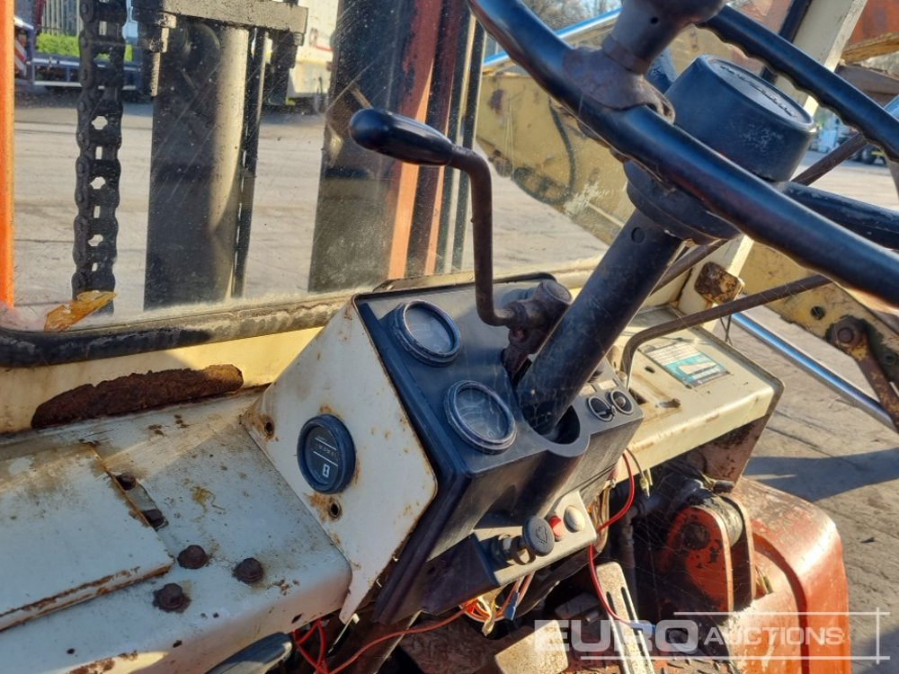 Dízel targonca Nissan YGF03A40TU: 24 kép.