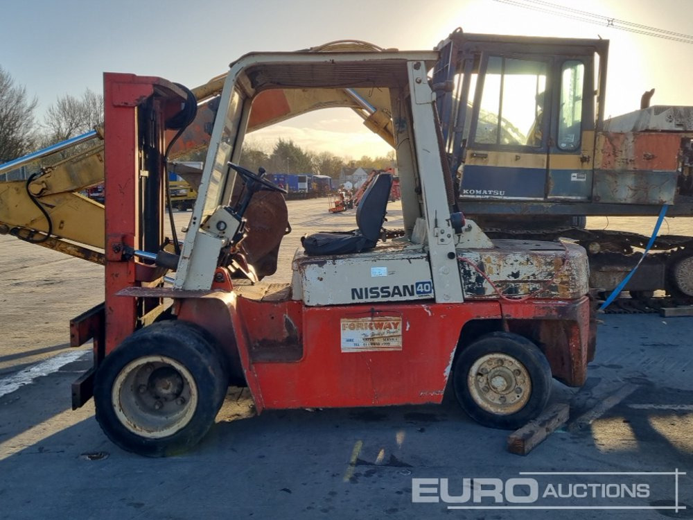 Nissan YGF03A40TU - Dízel targonca: 2 kép. Nissan YGF03A40TU - Dízel targonca: 2 kép.