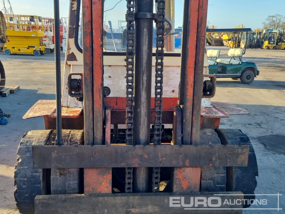 Dízel targonca Nissan YGF03A40TU: 14 kép.