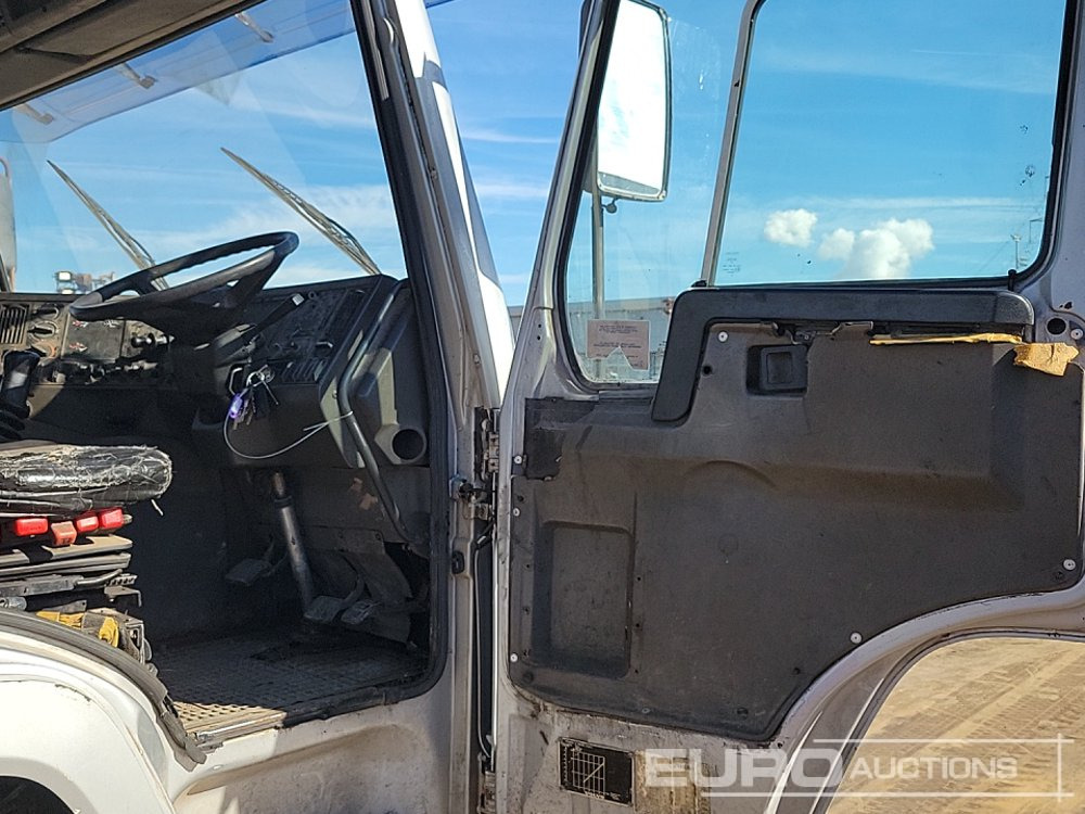 Nyergesvontató 1997 Volvo FL10: 28 kép.