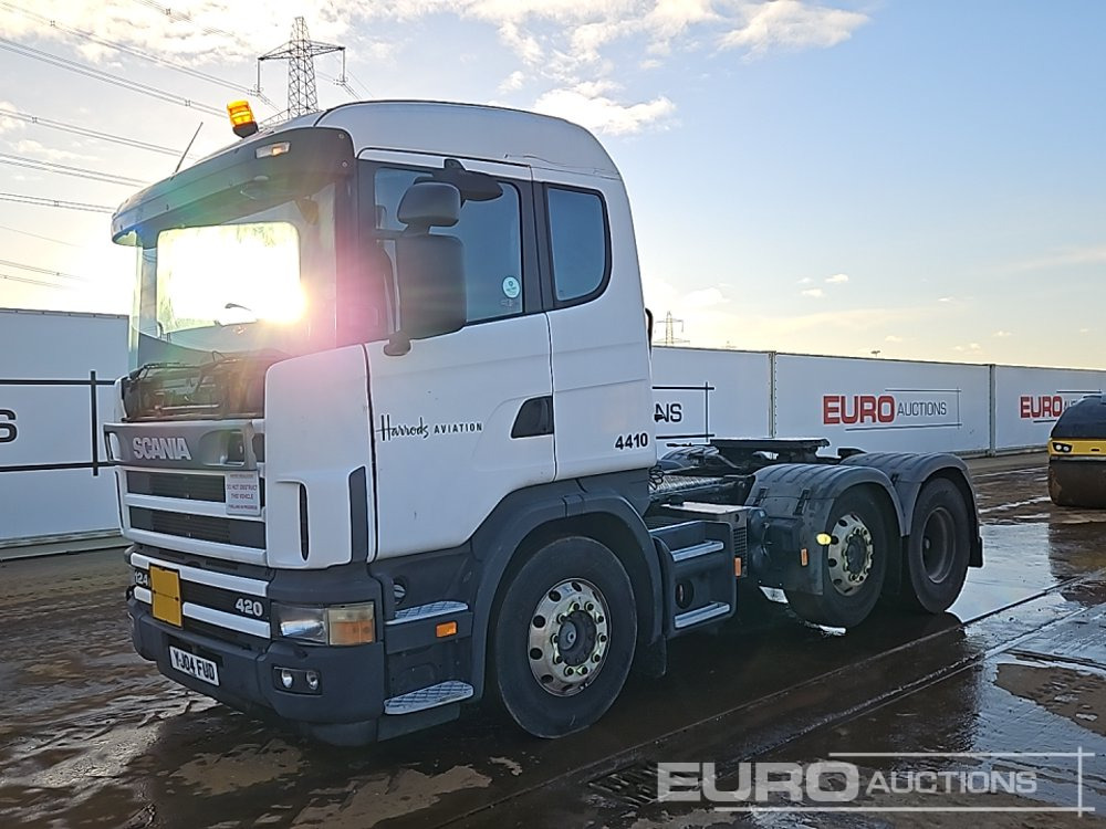 2004 Scania 124L-420 - Nyergesvontató: 1 kép. 2004 Scania 124L-420 - Nyergesvontató: 1 kép.