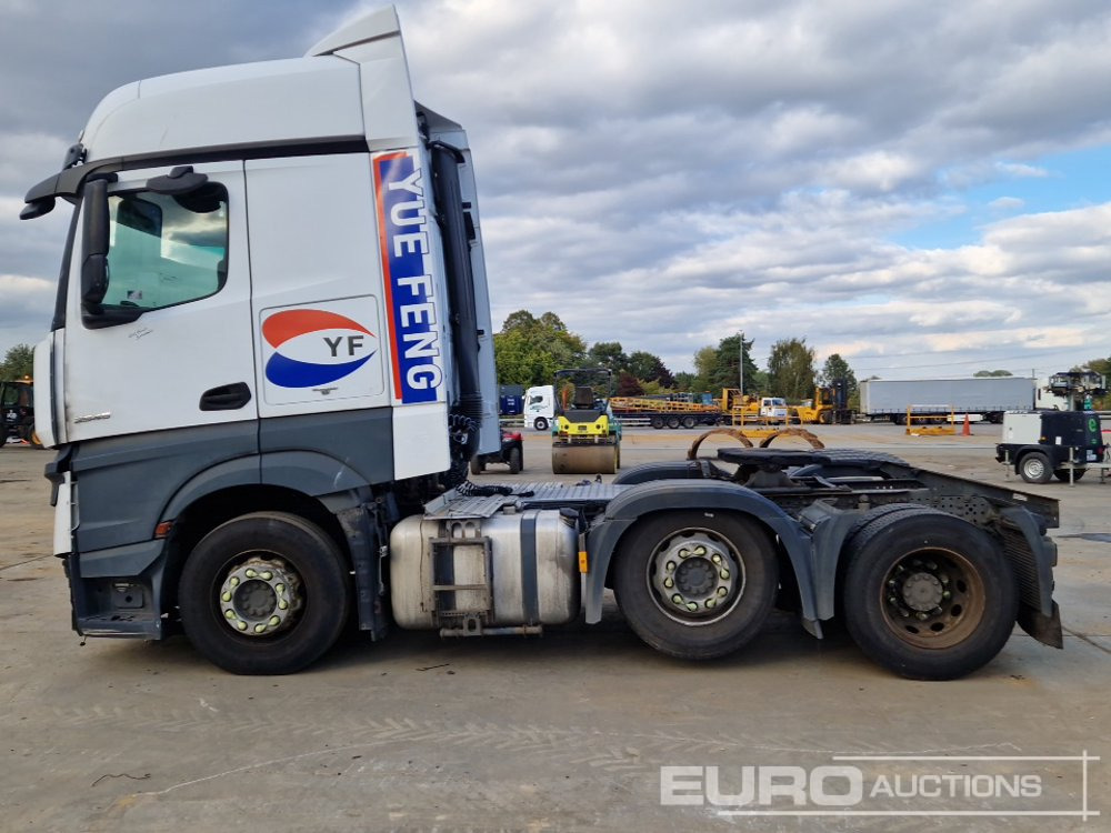 2018 Mercedes Actros 2545 - Nyergesvontató: 2 kép. 2018 Mercedes Actros 2545 - Nyergesvontató: 2 kép.