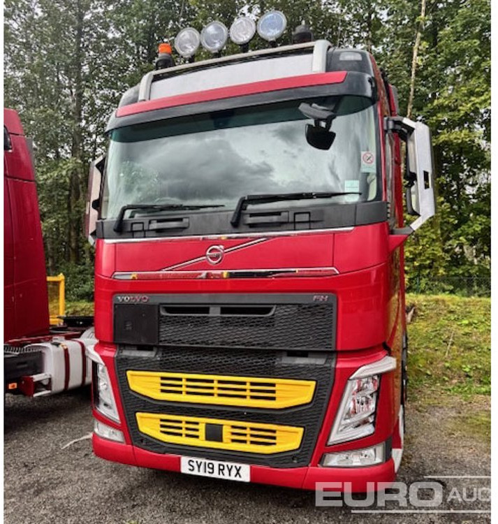 2019 Volvo FH460 - Nyergesvontató: 2 kép. 2019 Volvo FH460 - Nyergesvontató: 2 kép.