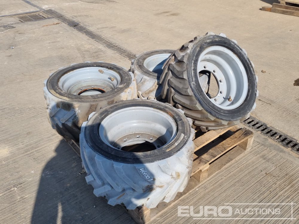Outrigger 26x12D380 NHS Tyre & Rim (4 of) - Gumiabroncs: 3 kép. Outrigger 26x12D380 NHS Tyre & Rim (4 of) - Gumiabroncs: 3 kép.