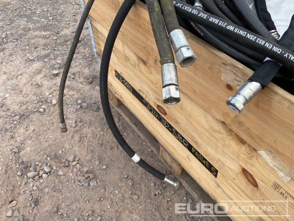 Építőipari berendezések Pallet of Hydraulic Hoses (2 of): 12 kép.