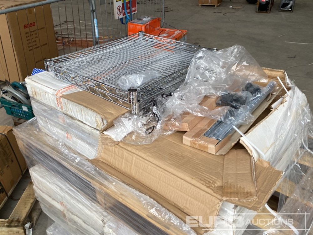 Pallet of Metal Shelving - Építőipari berendezések: 4 kép. Pallet of Metal Shelving - Építőipari berendezések: 4 kép.