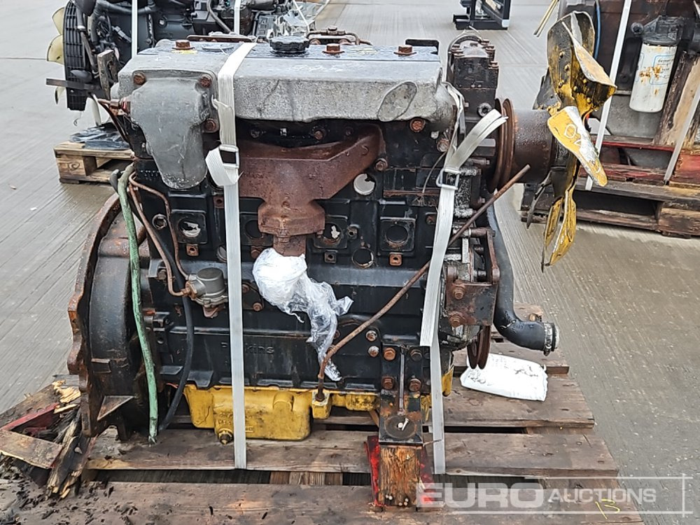 Perkins 4 Cylinder Engine - Motor: 4 kép. Perkins 4 Cylinder Engine - Motor: 4 kép.