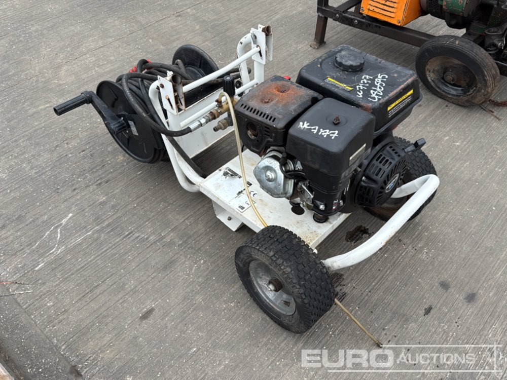 Pressure Washer, Petrol Engine - Magasnyomású mosó: 3 kép. Pressure Washer, Petrol Engine - Magasnyomású mosó: 3 kép.