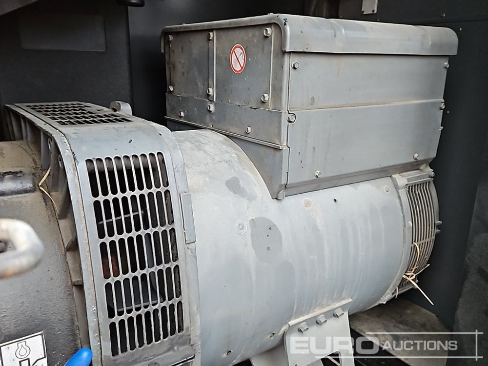 Áramfejlesztő SDMO R165: 20 kép.