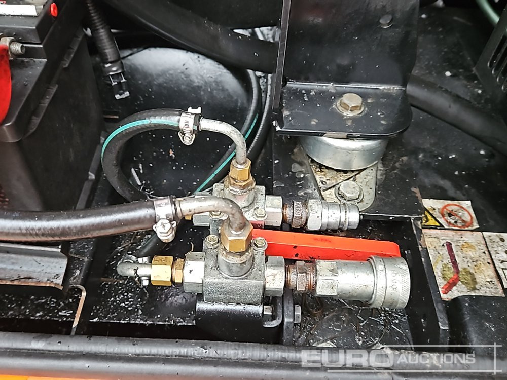 Áramfejlesztő SDMO R165: 25 kép.