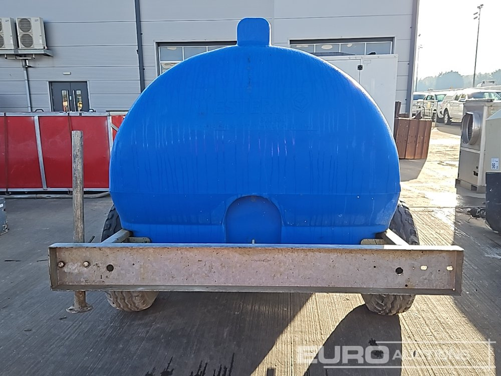 Single Axle Plastic Water Bowser, Yanmar Pressure Washer - Magasnyomású mosó: 4 kép. Single Axle Plastic Water Bowser, Yanmar Pressure Washer - Magasnyomású mosó: 4 kép.