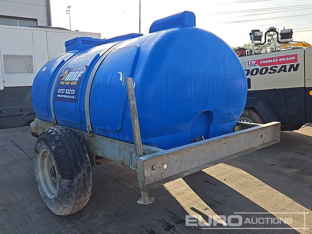 Single Axle Plastic Water Bowser, Yanmar Pressure Washer - Magasnyomású mosó: 3 kép. Single Axle Plastic Water Bowser, Yanmar Pressure Washer - Magasnyomású mosó: 3 kép.