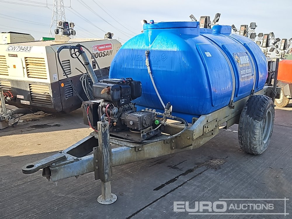 Single Axle Plastic Water Bowser, Yanmar Pressure Washer - Magasnyomású mosó: 1 kép. Single Axle Plastic Water Bowser, Yanmar Pressure Washer - Magasnyomású mosó: 1 kép.