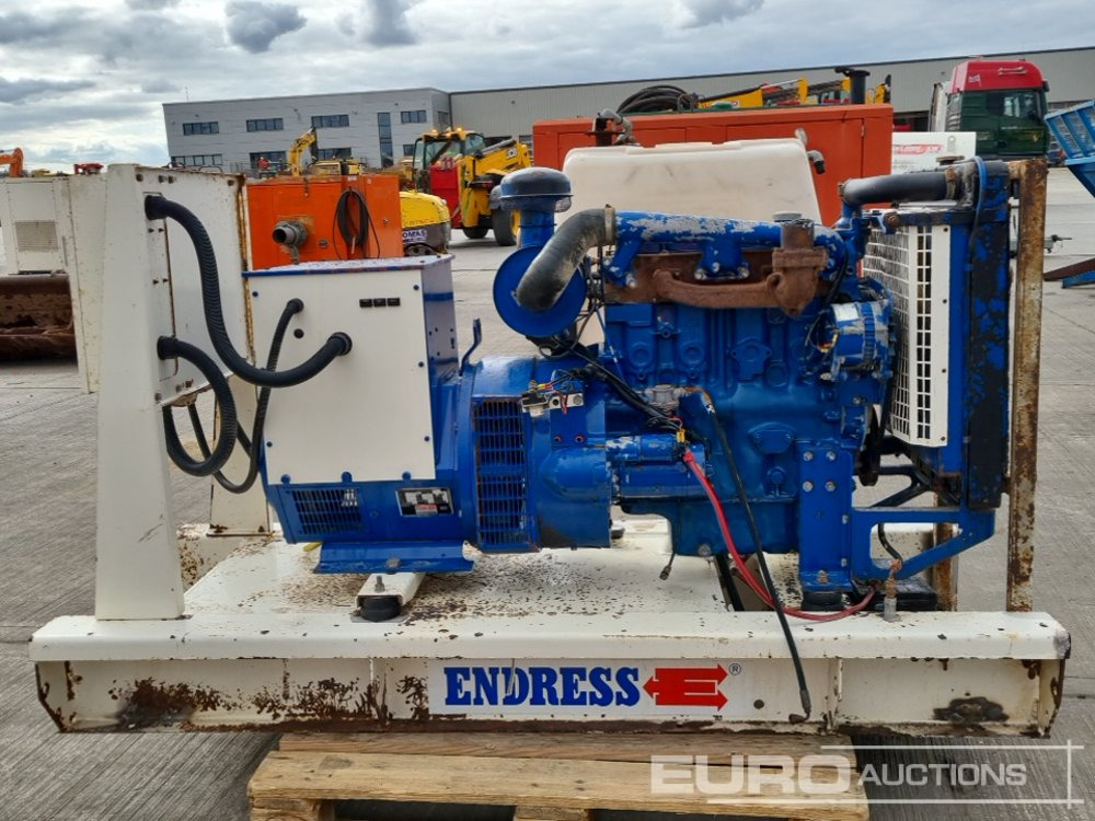 Stamford 40kVA Generator, Perkins Engine - Áramfejlesztő: 2 kép. Stamford 40kVA Generator, Perkins Engine - Áramfejlesztő: 2 kép.