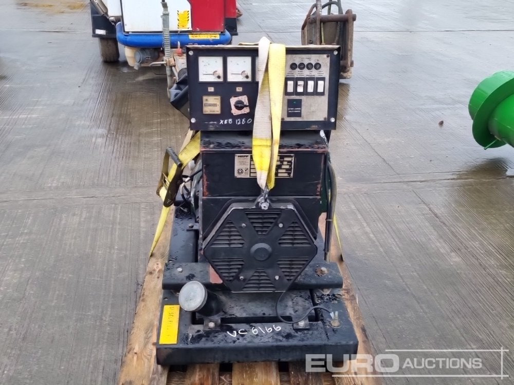 Stamford 9.5kVA Generator, Lister Petter Engine - Áramfejlesztő: 4 kép. Stamford 9.5kVA Generator, Lister Petter Engine - Áramfejlesztő: 4 kép.