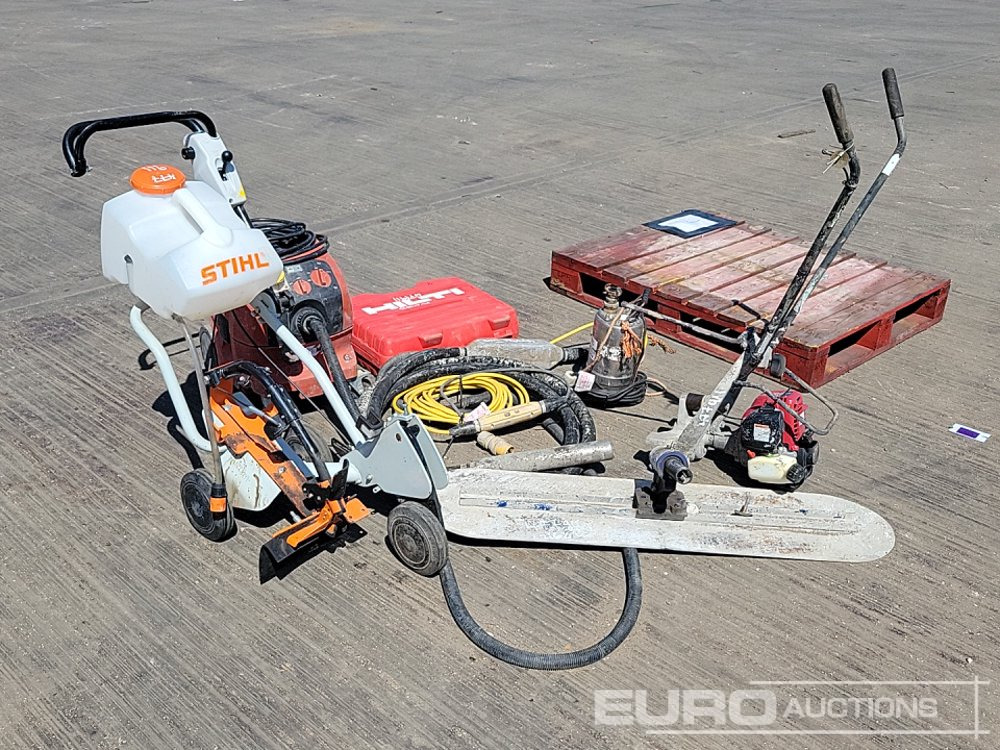 Stihl Quick Cut Saw Trolley, 110Volt Concrete Poker, 110Volt Submersible Water Pump, Pneumatic Scabbler, Concrete Float, Hilti 110Volt Vacuum, Hilti Battery Nail Gun, Petrol Concrete Screed Drive Unit - Építőipari berendezések: 3 kép. Stihl Quick Cut Saw Trolley, 110Volt Concrete Poker, 110Volt Submersible Water Pump, Pneumatic Scabbler, Concrete Float, Hilti 110Volt Vacuum, Hilti Battery Nail Gun, Petrol Concrete Screed Drive Unit - Építőipari berendezések: 3 kép.